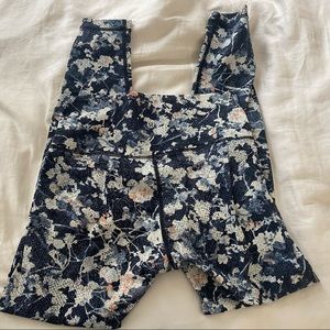 Lululemon Blue Wunder Yoga Pants 8